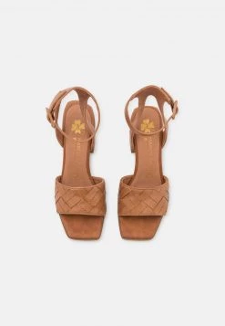 Marco Tozzi BY GUIDO MARIA KRETSCHMER Sandales Cognac Femme 11 Marco Tozzi BY GUIDO MARIA KRETSCHMER Sandales Cognac Femme -Marco Tozzi Soldes Magasin 2ecdd791cc9e4005b3d7865cc6df2c34