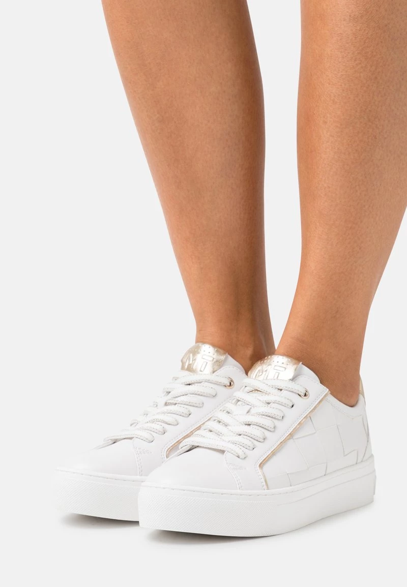 Marco Tozzi Baskets Basses White Femme 1 Marco Tozzi Baskets Basses White Femme