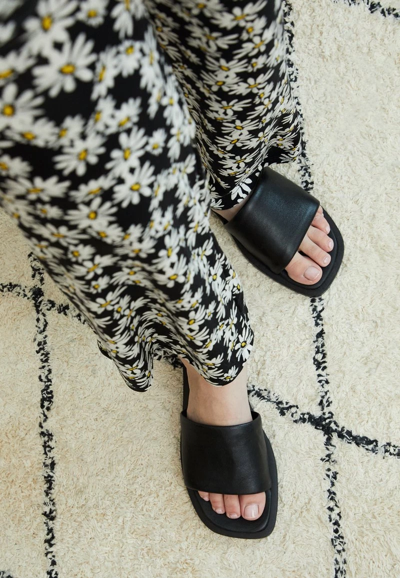 Marco Tozzi Mules Black Femme 4 Marco Tozzi Mules Black Femme – Image 4