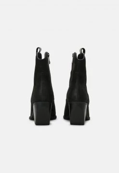 Marco Tozzi Femme Santiags Black Antic 9 Marco Tozzi Femme Santiags Black Antic -Marco Tozzi Soldes Magasin b87647d414ae4692bfb309db89e79976