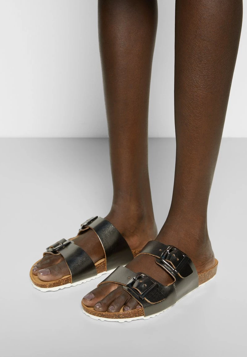 Marco Tozzi Mules Gun Metal Femme 3 Marco Tozzi Mules Gun Metal Femme – Image 3