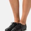 Marco Tozzi Derbies Black Antic Femme